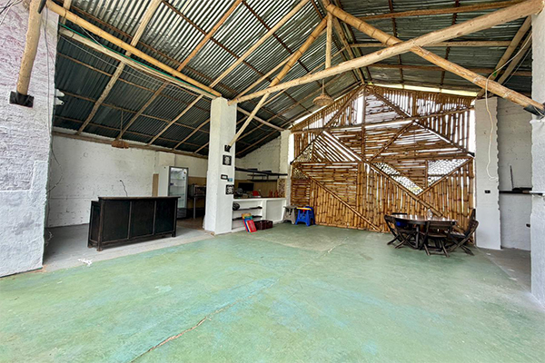 CASA COLONIAL CON LOTE. EXCELENTE INVERSION 