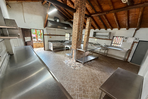 CASA COLONIAL CON LOTE. EXCELENTE INVERSION 