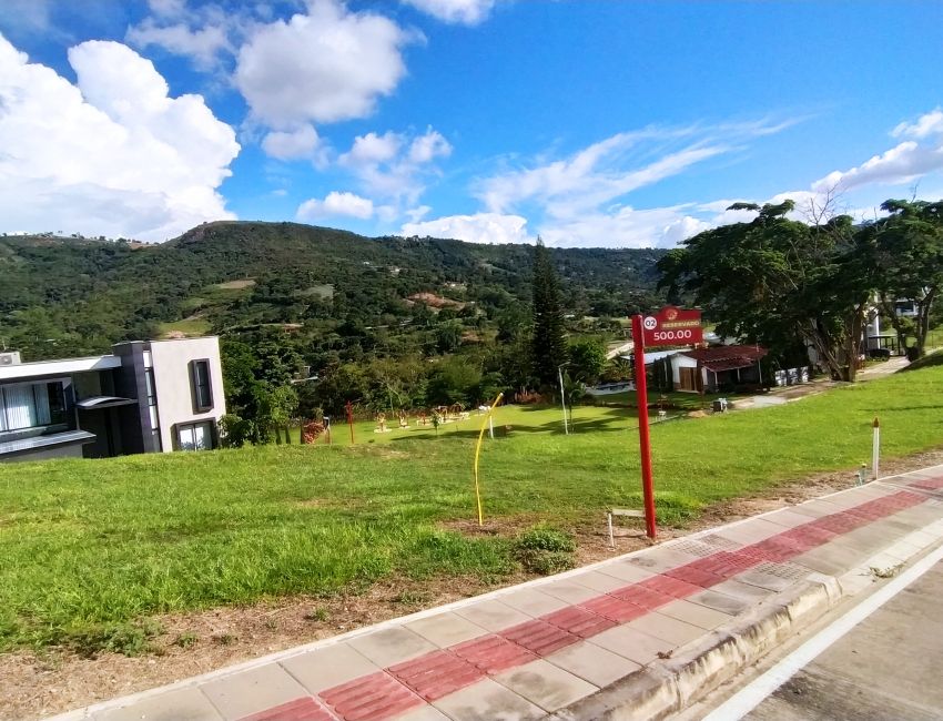 ESPECTACULARES LOTES CON UBICACION PRIVILEGIADA
