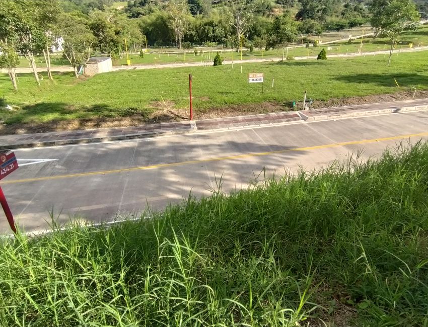 LOTES ESPECTACULARES CON UBICACIÓN PRIVILEGIADA