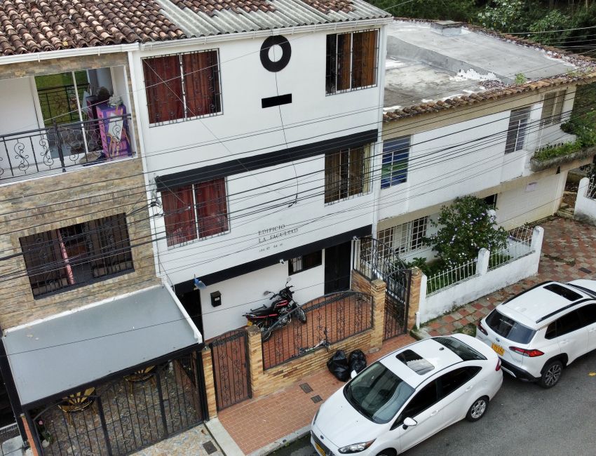 10 APARTAESTUDIOS EN UN SOLO INMUEBLE