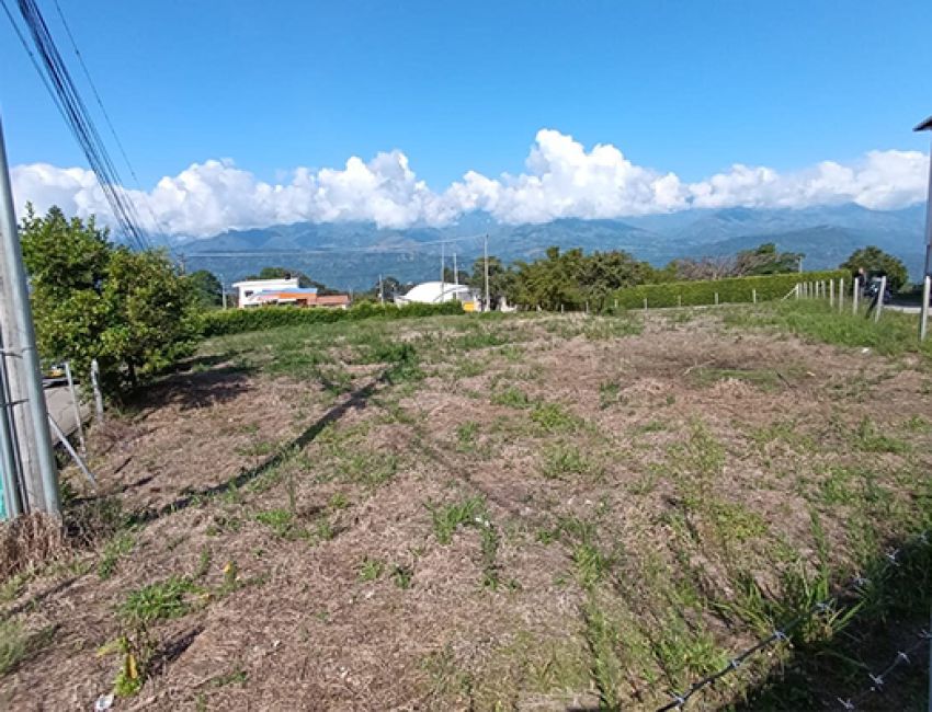 AMPLIO LOTE UBICADO EN EXCLUSIVO SECTOR COMERCIAL