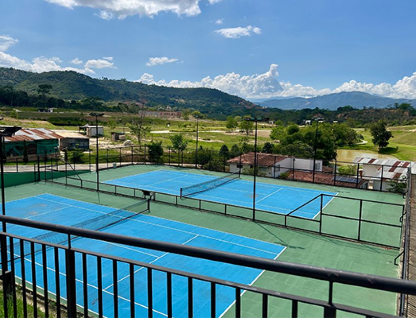 GRAN LOTE EN CONDOMINIO VALLES DE ESPAÑA 