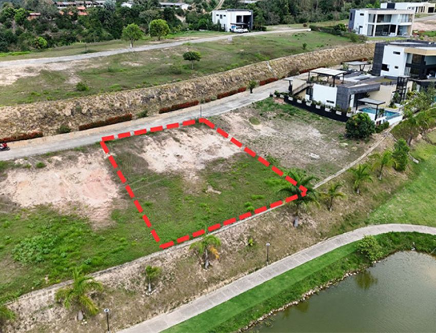 GRAN LOTE EN CONDOMINIO VALLES DE ESPAÑA 