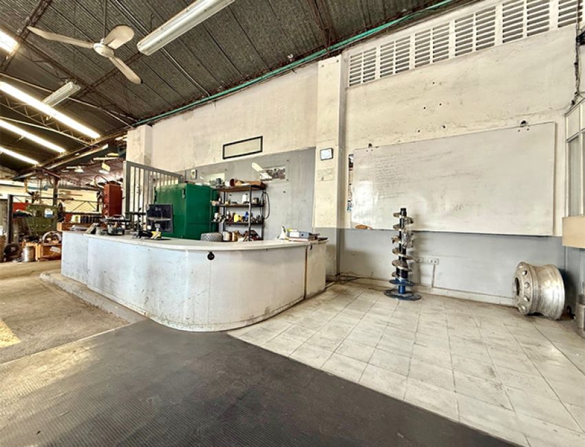 GRAN BODEGA, PUEDE SER COMPLETA O LOS METROS QUE NECESITES 
