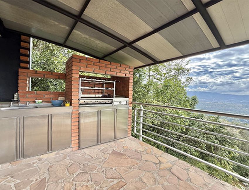Casa con Lote con vista insuperable para toda la vida