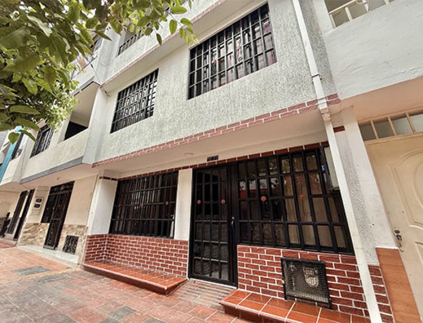 CASA EN CIUDAD VILLAMIL GIRON, SECTOR CON ALTA URBANIZACION 