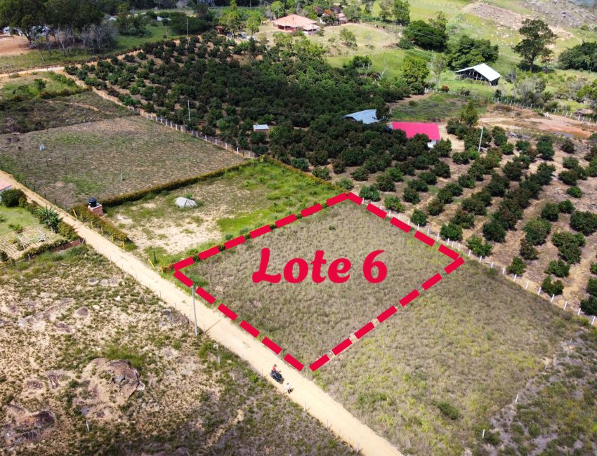 Lote plano de 1000 m² en Los Santos, a 20 min del mercado campesino. 