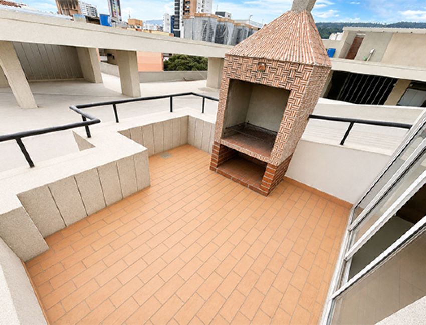 Apartamento de 101 m² con altillo, BBQ y parqueadero en La Aurora 