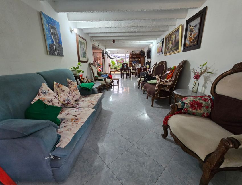 Hermosa casa amplia con piso renovado, espacios que enamoran y confort para disfrutar 