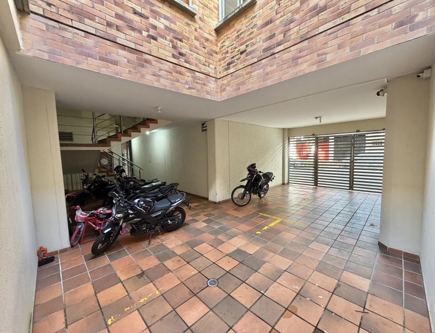 VENDO APARTAMENTO EN SAN ALONSO AMPLIO.