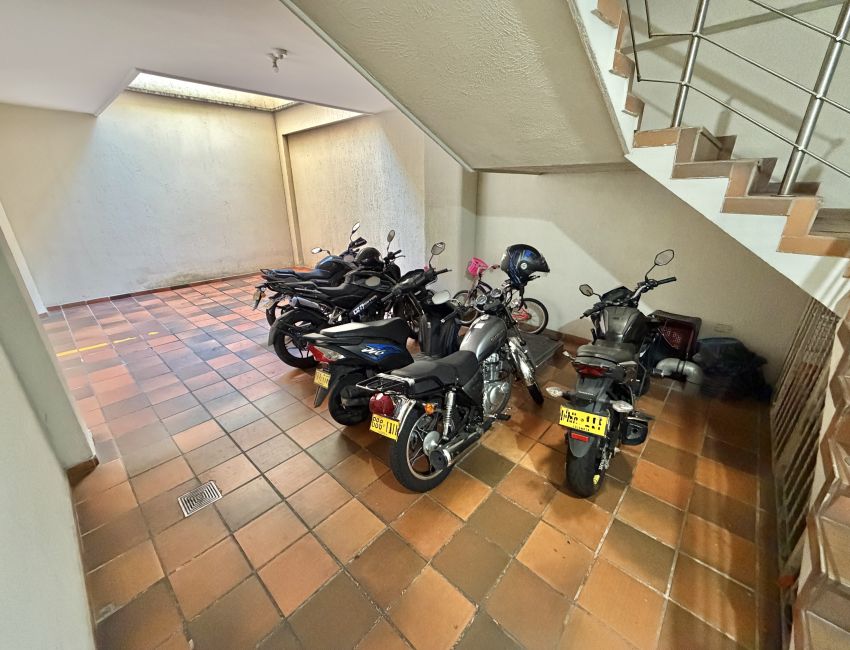 VENDO APARTAMENTO EN SAN ALONSO AMPLIO.