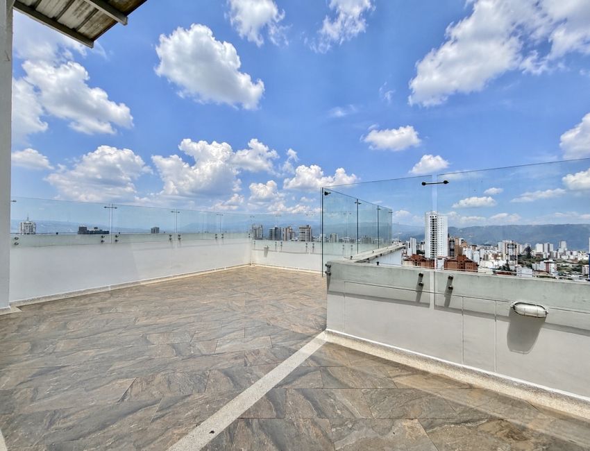 HERMOSO APARTAMENTO CON EXCELENTE VISTA