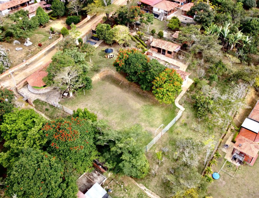 Parcela de 2570 m2 para vivir en un ambiente tranquilo y campestre