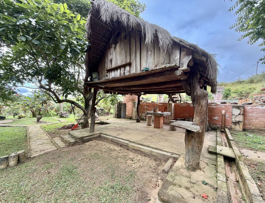 Parcela frutal con piscina para construir casa y descansar