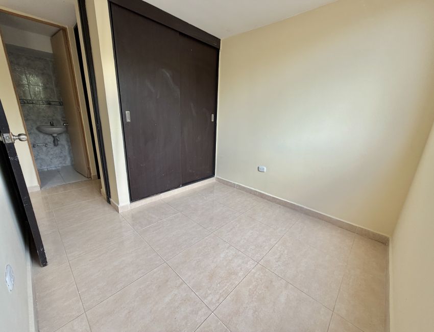 APTO EN VENTA PRADOS DE MIRAFLORES 175 MILLONES. 