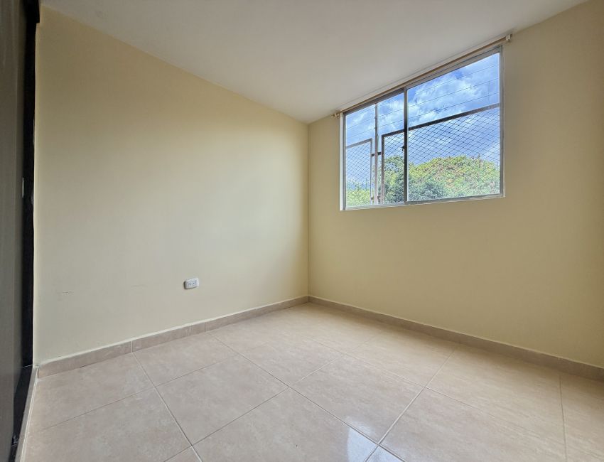 APTO EN VENTA PRADOS DE MIRAFLORES 175 MILLONES. 