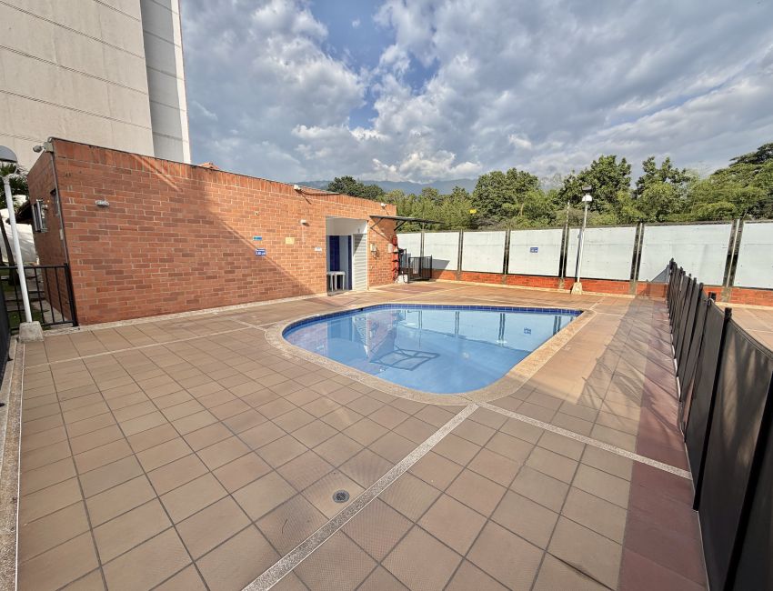 APTO EN VENTA PRADOS DE MIRAFLORES 175 MILLONES. 