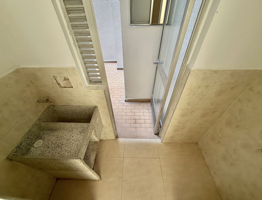 APTO EN VENTA PRADOS DE MIRAFLORES 175 MILLONES. 