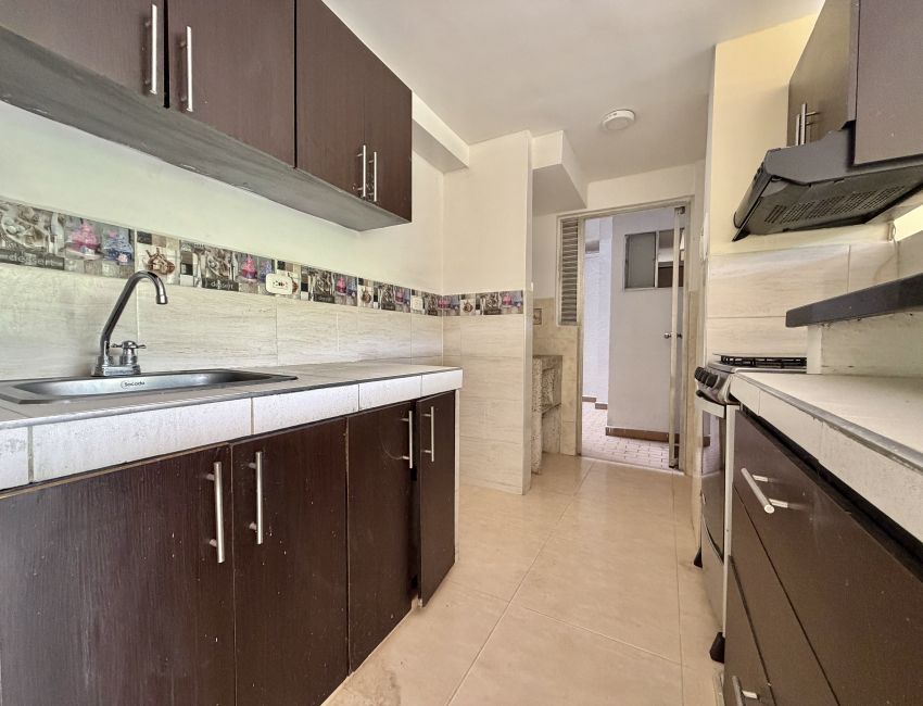 APTO EN VENTA PRADOS DE MIRAFLORES 175 MILLONES. 