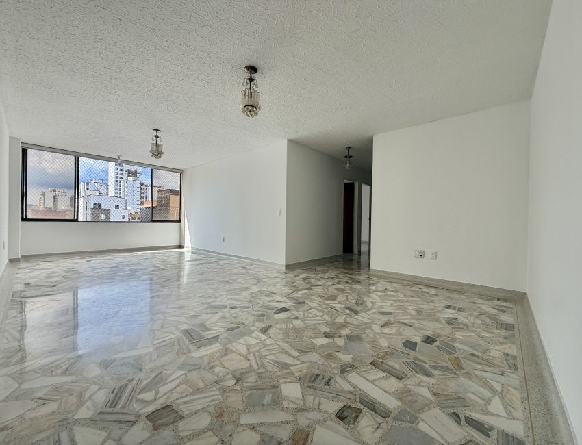 CONFORTABLE APARTAMENTO EN ZONA ALTA DEL CENTRO