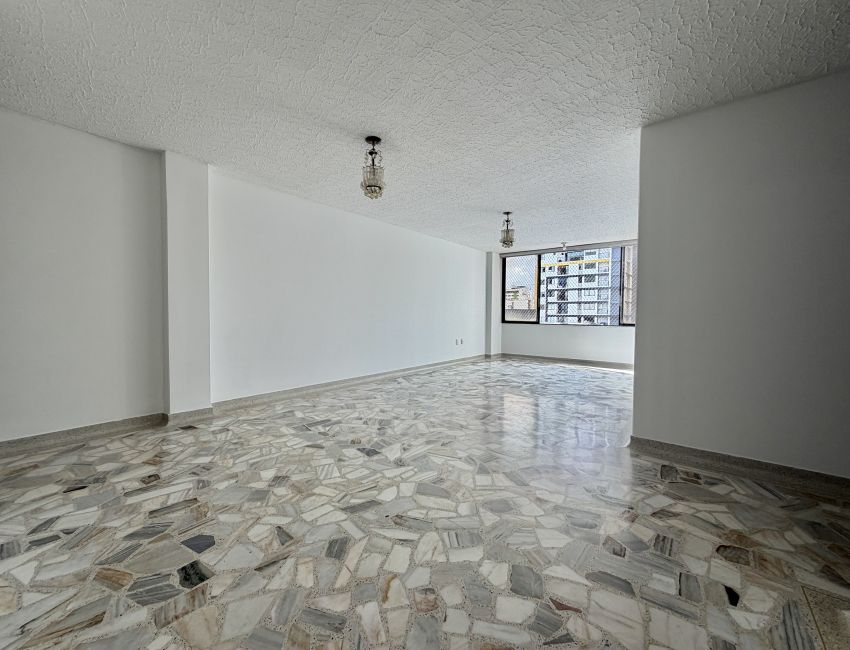 CONFORTABLE APARTAMENTO EN ZONA ALTA DEL CENTRO