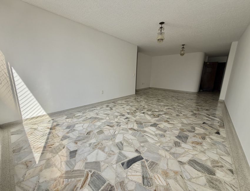 CONFORTABLE APARTAMENTO EN ZONA ALTA DEL CENTRO