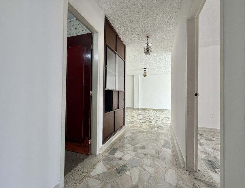 CONFORTABLE APARTAMENTO EN ZONA ALTA DEL CENTRO