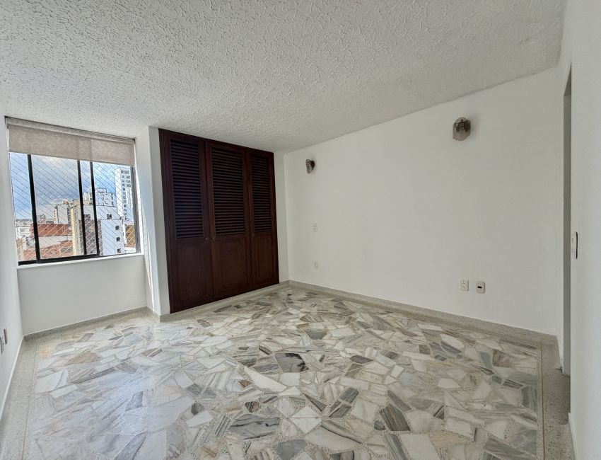 CONFORTABLE APARTAMENTO EN ZONA ALTA DEL CENTRO