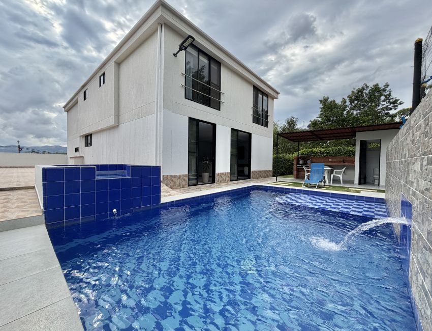 Hermosa casa en Acapulco con 3 alcobas principales 