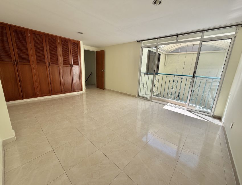 GRAN CASA EN VENTA. 